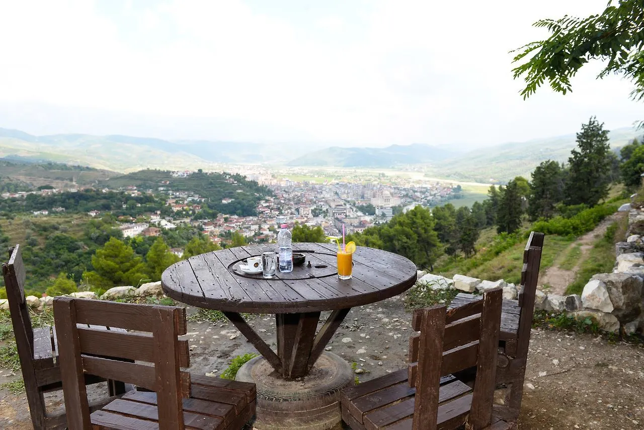 Guest House Iljesa Берат Албания