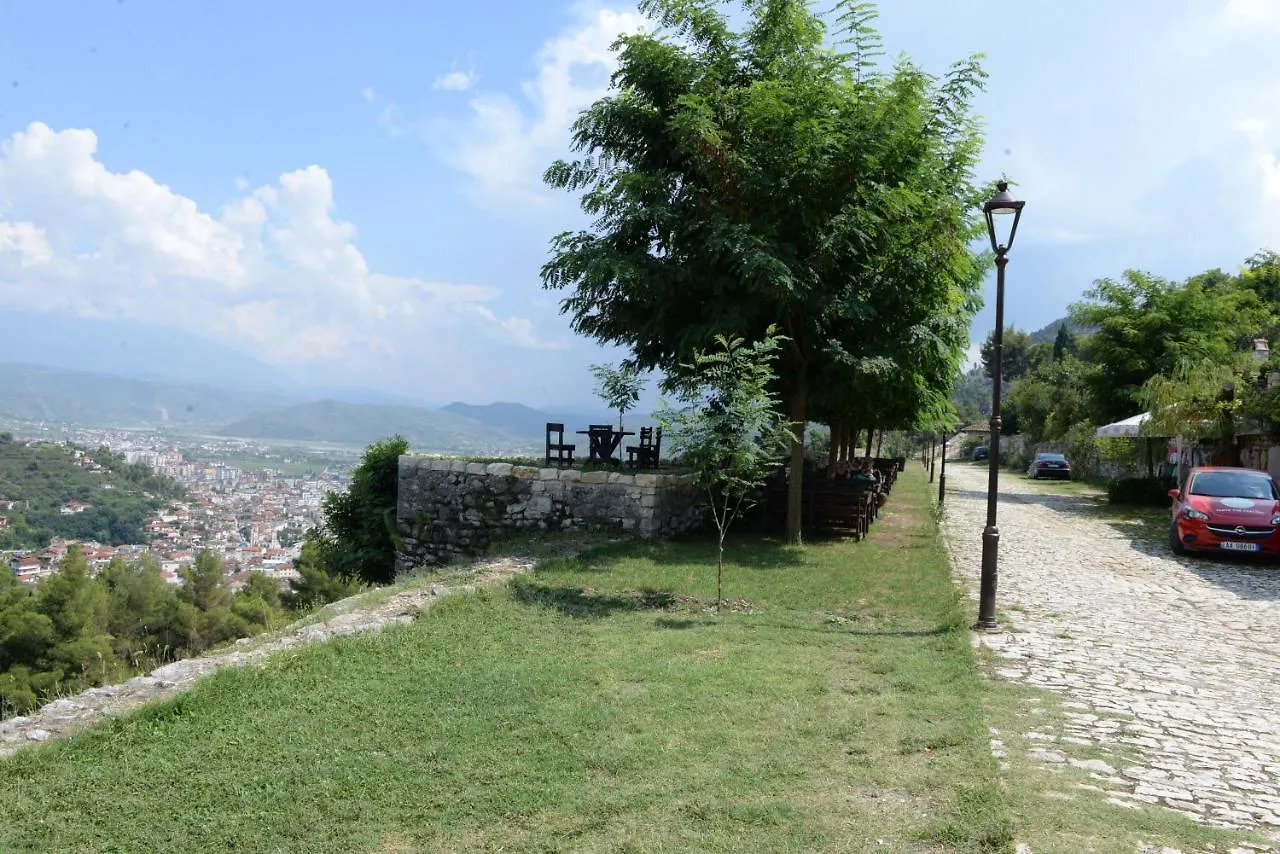 Guest House Iljesa Berat 0*,